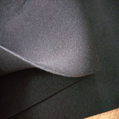 Çoraplar, sert kauçuk, mühürleme malzemesi, su geçirmez ve alev geriletici için 35-45 Şore A 3Mpa CR Kauçuk Laminasyonlu Neopren Kumaş Yaprak